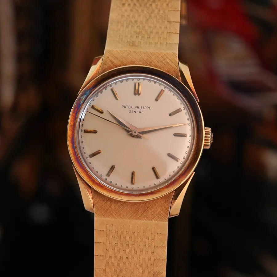 Patek Philippe Calatrava 2586 Gold Bracelet - natürliche Oxidation auf dem 18k Gelbgoldgehäuse