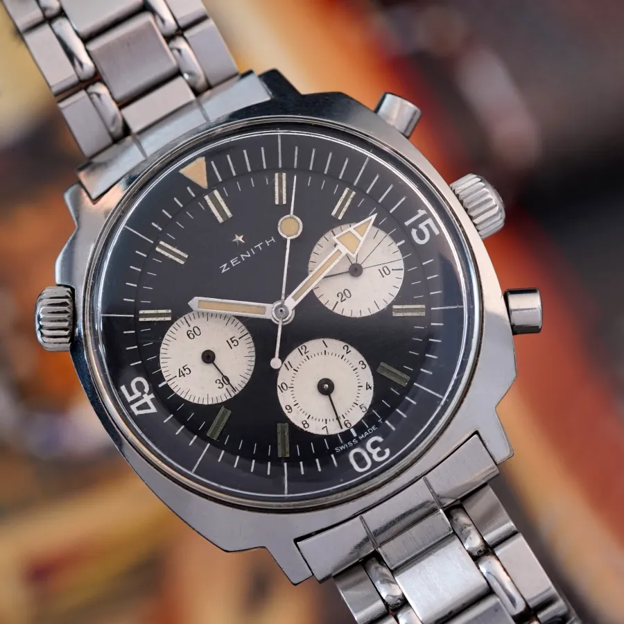 Zenith Super Sub Sea A3736 Reverse Panda - striking case shape