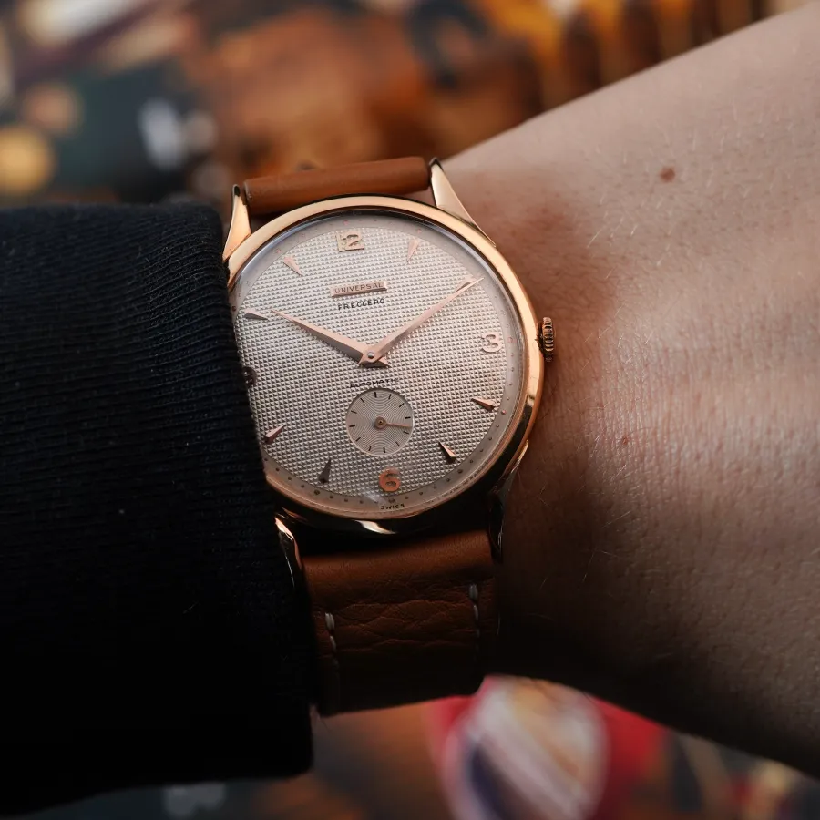 Universal Genève Freccero 10002 Honeycomb Dial - charmante Eleganz