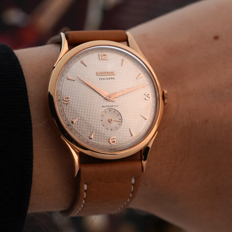 Universal Genève Freccero 10002 Honeycomb Dial - eine beeindruckende Vintage-Uhr
