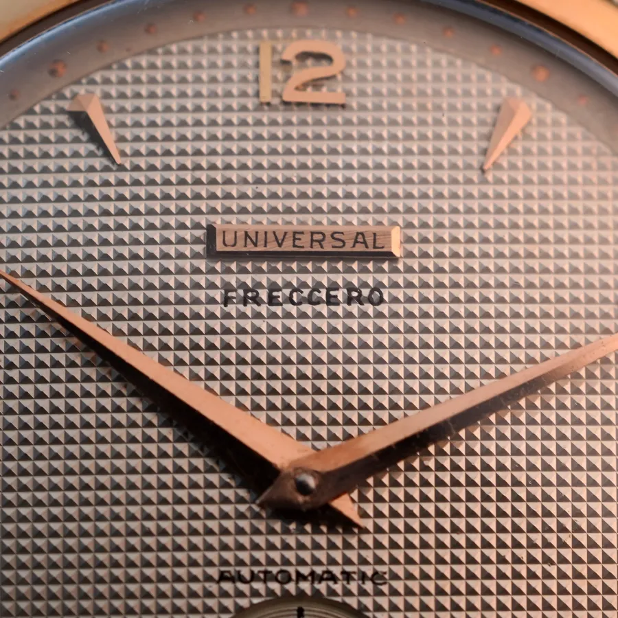 Universal Genève Freccero 10002 Honeycomb Dial - aufgesetztes Universal-Logo