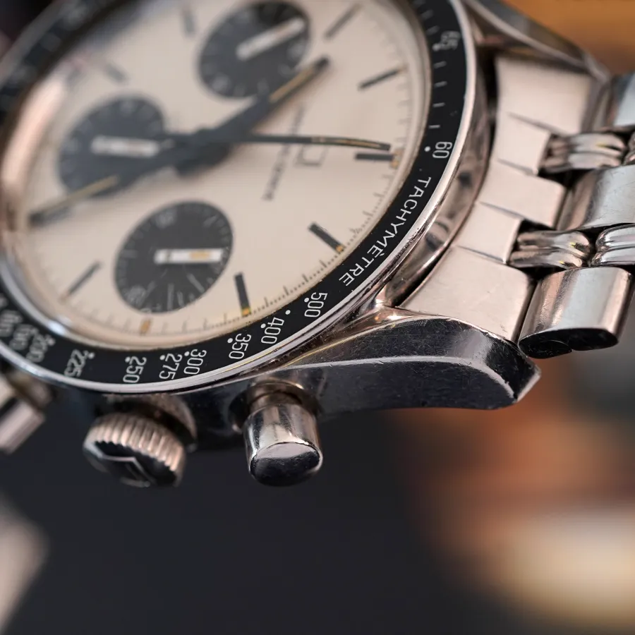 Universal Genève Compax 885103/02 Nina Rindt - MK2 - ehrlicher Gehäuse-Zustand mit intakten Bandanstößen