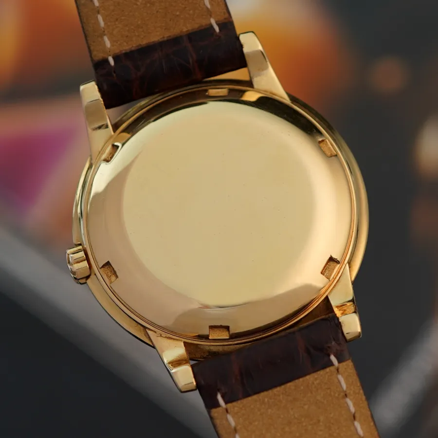 Patek Philippe Calatrava 2552 Disco Volante - screw down case back