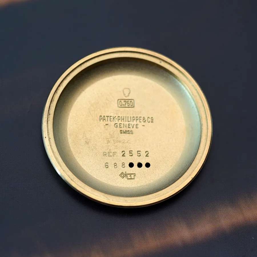 Patek Philippe Calatrava 2552 Disco Volante - correct engravings inside the back