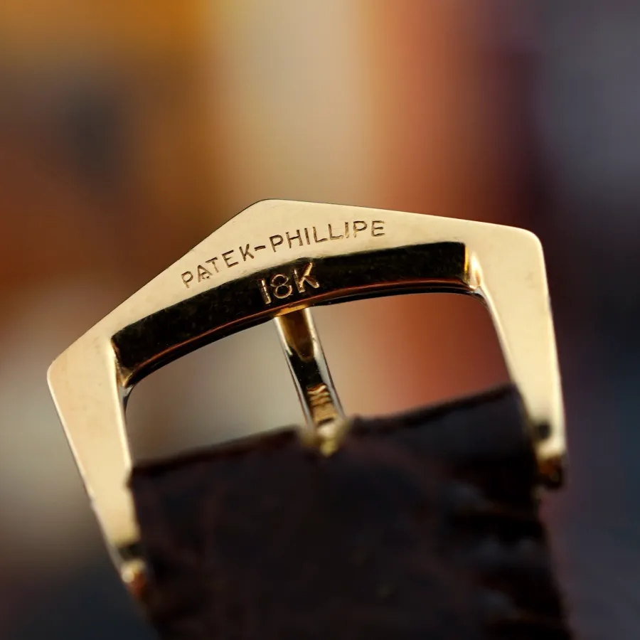 Patek Philippe Calatrava 2552 Disco Volante - 18k hallmark inside the clasp