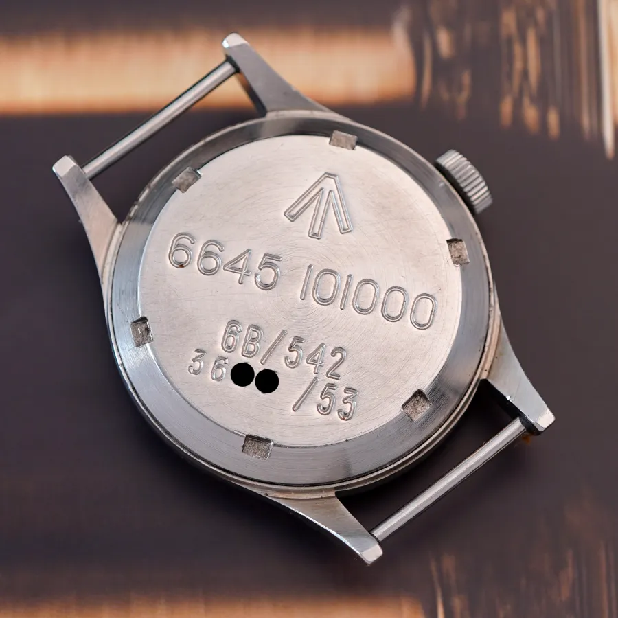 Omega British Military RAF 2777-1 SC 53 Thin Arrow - crisp military engravings on the back