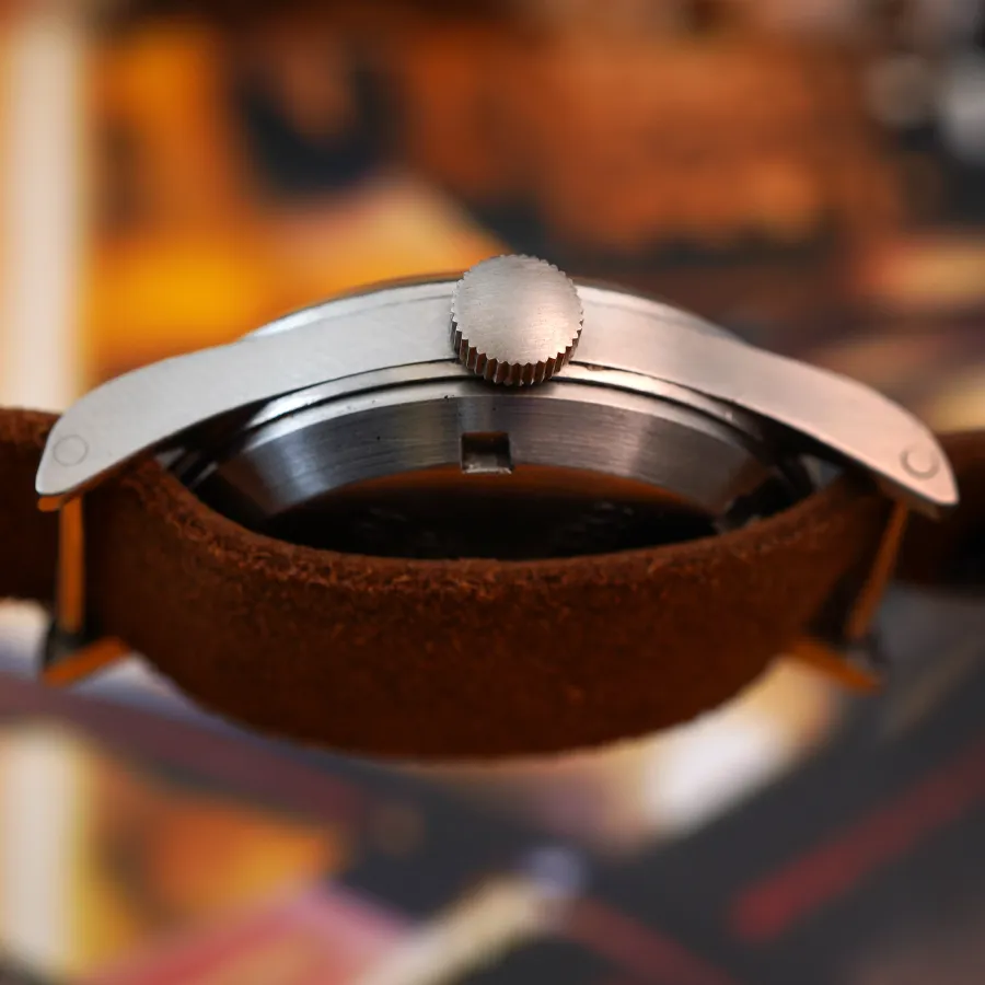 Omega British Military RAF 2777-1 SC - Thin Arrow Tritium - Aufzugskrone