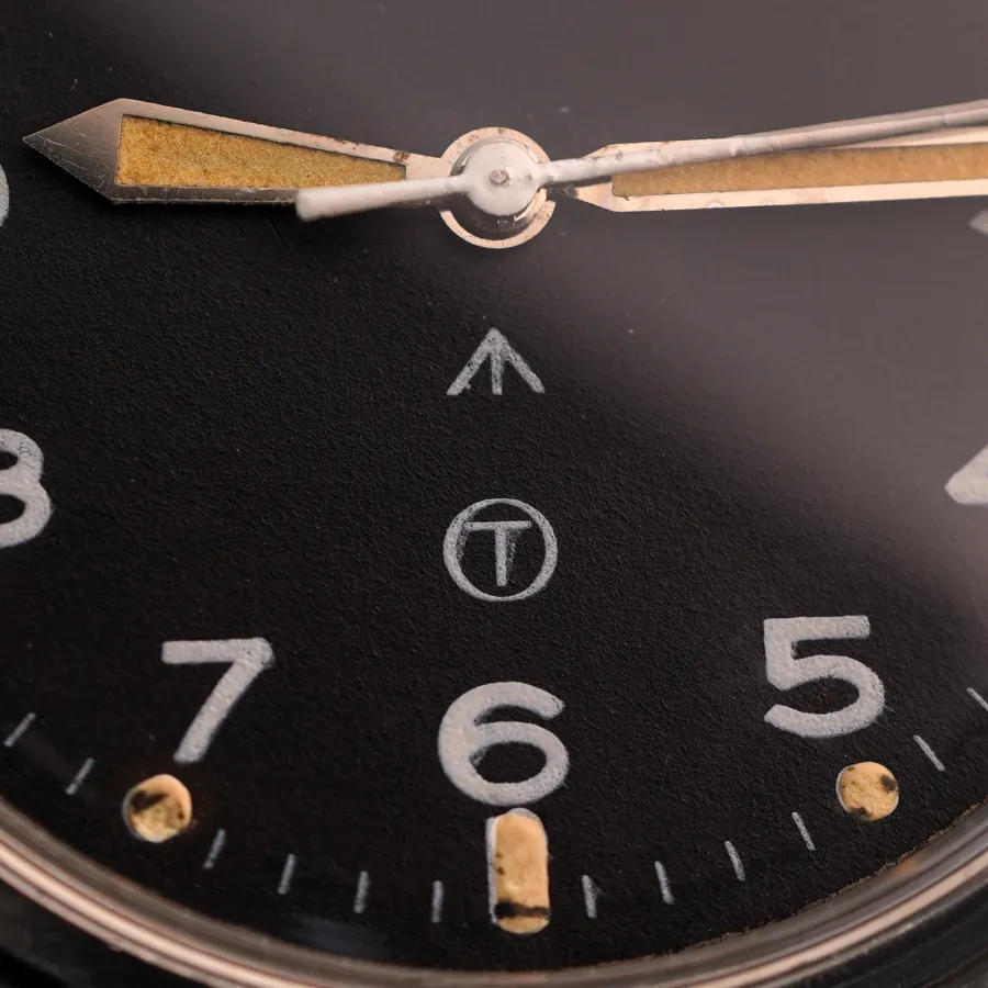 Omega British Military RAF 2777-1 SC - Thin Arrow Tritium - seltene Version mit dünnem Pfeil (thin arrow) und T auf dem Zifferblatt