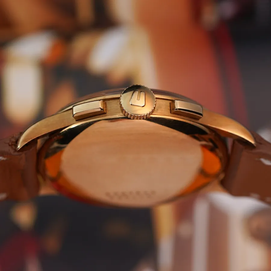 Universal Genève Medico Compax 124115 - rechteckige Drücker, UG Krone