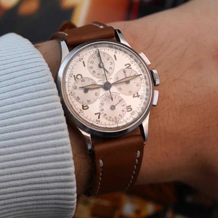 Universal Genève Aero-Compax 22285