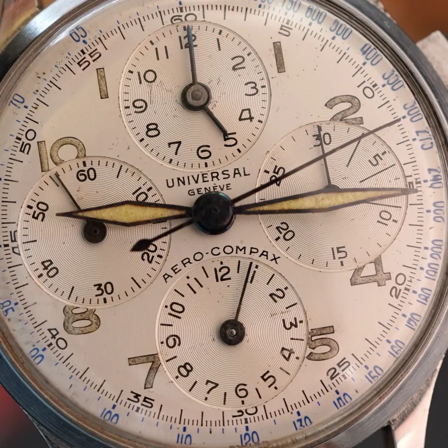 Universal Genève Aero-Compax 22285 - Kontroll-Hilfszifferblatt bei 12 Uhr