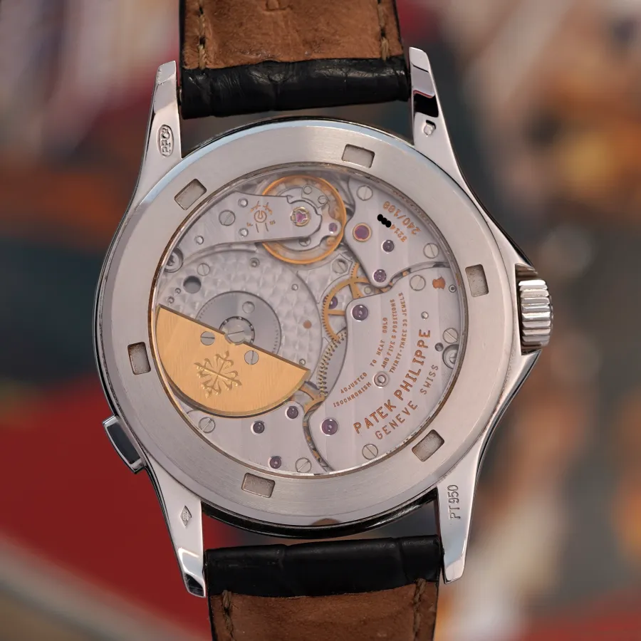 Patek Philippe World Time 5110P Full Set - tiefe Punzen aus den Bandanstößen, Saphirglasboden
