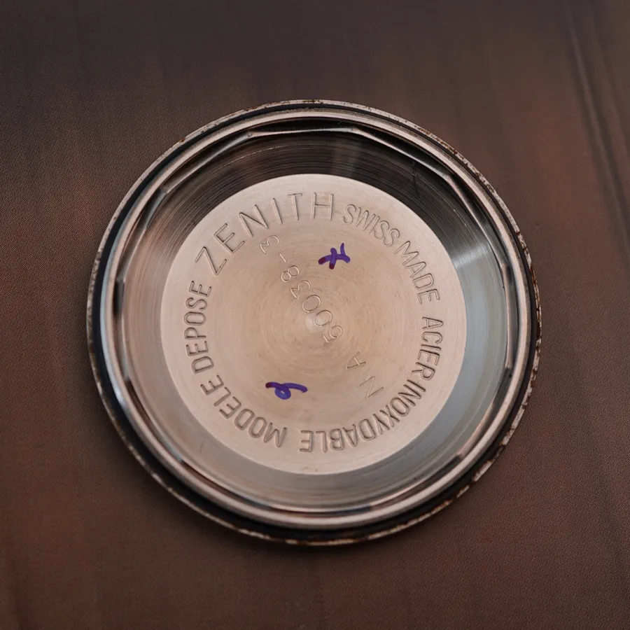 Zenith El Primero A782 Defy Turqoise - korrekte Gravuren im Boden