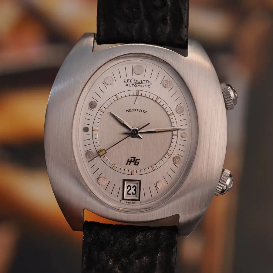 LeCoultre Memovox 3072 Egg - unusual oval egg case in stunning condition