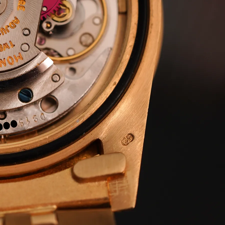 Rolex GMT Master 1675/8 Jubilee Bracelet - tiefe Goldpunzen