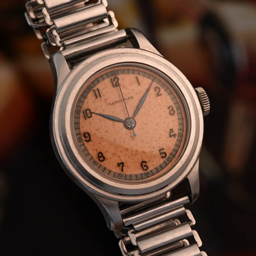 Longines Tre Tacche 22243 Salmon Dial - chapter ring, blue metallic hands, 1–12 hour markers