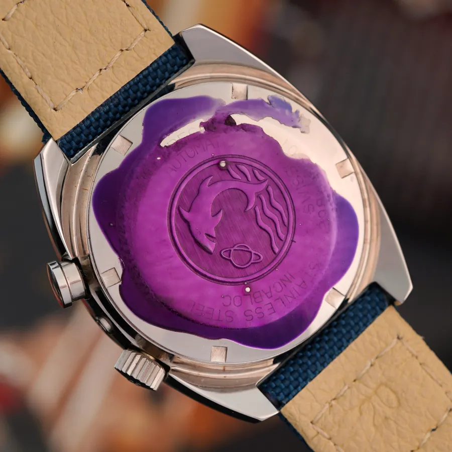 Enicar Memostar 298-01-01 Alarm - Überreste der originalen Versiegelung auf dem Gehäuseboden, intakte Gravuren