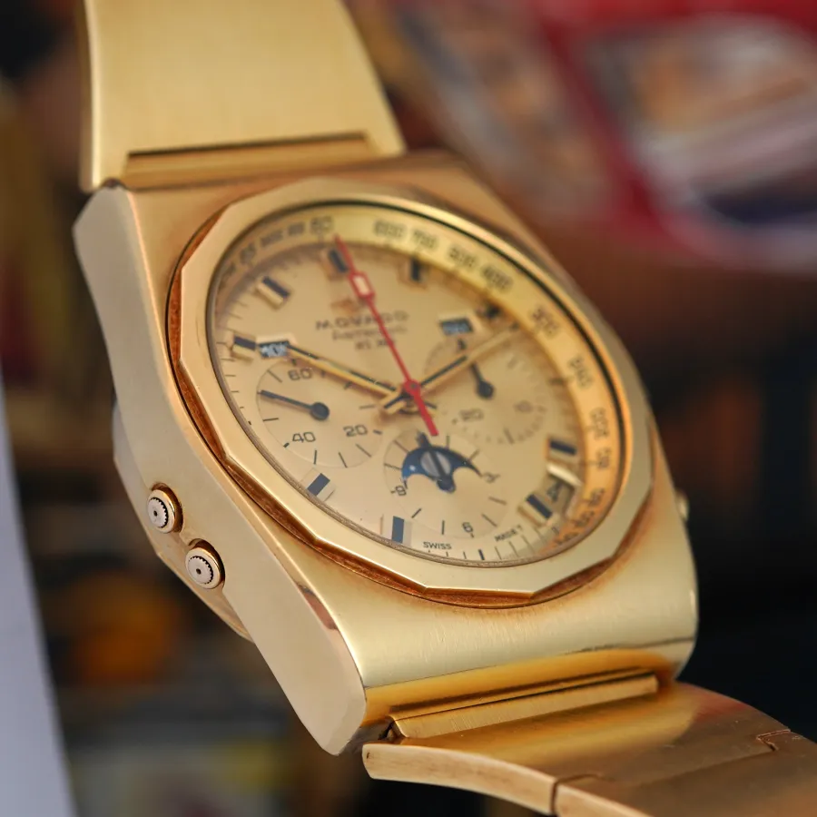 Movado Astronic HS360 30.0010.436 - 18k Gold - pushers to adjust the calendar