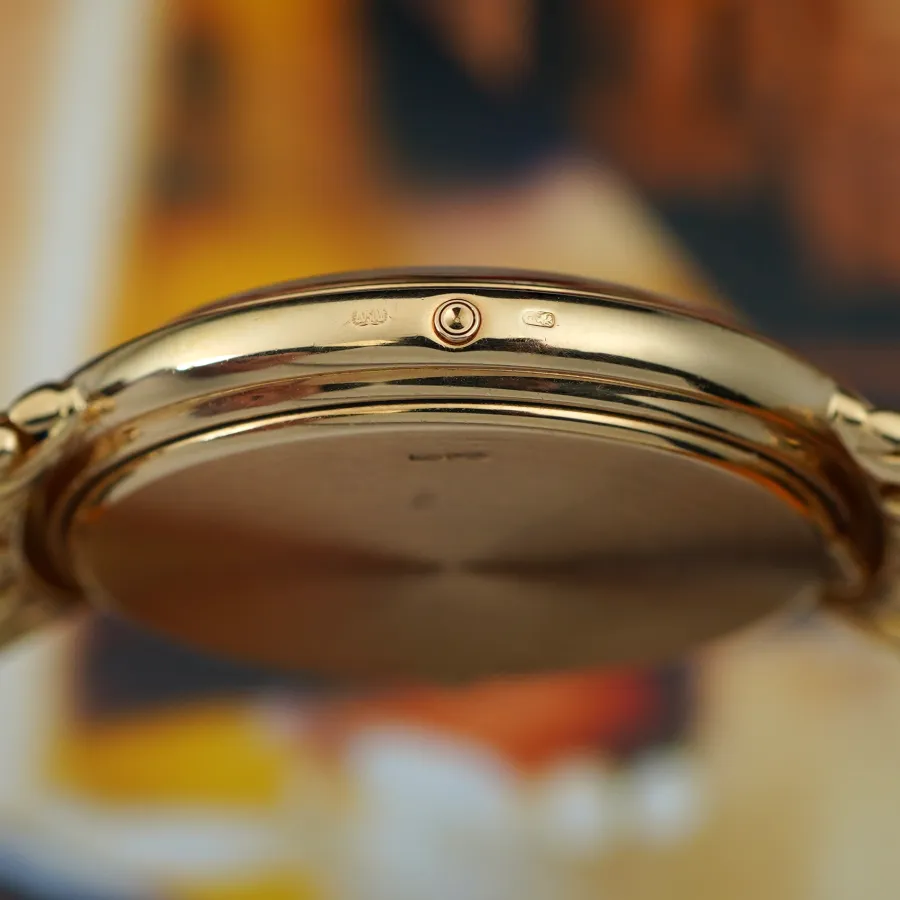 Patek Philippe Ewiger Kalender 3945/1 Original Accessories - intakte Goldpunzen an der Gehäuseflanke