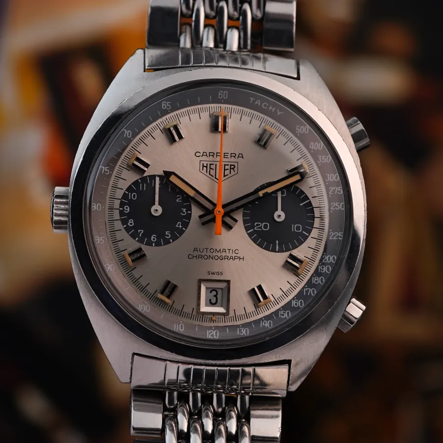 Heuer Carrera 1153 Wide Markers - harmonischer Kontrast