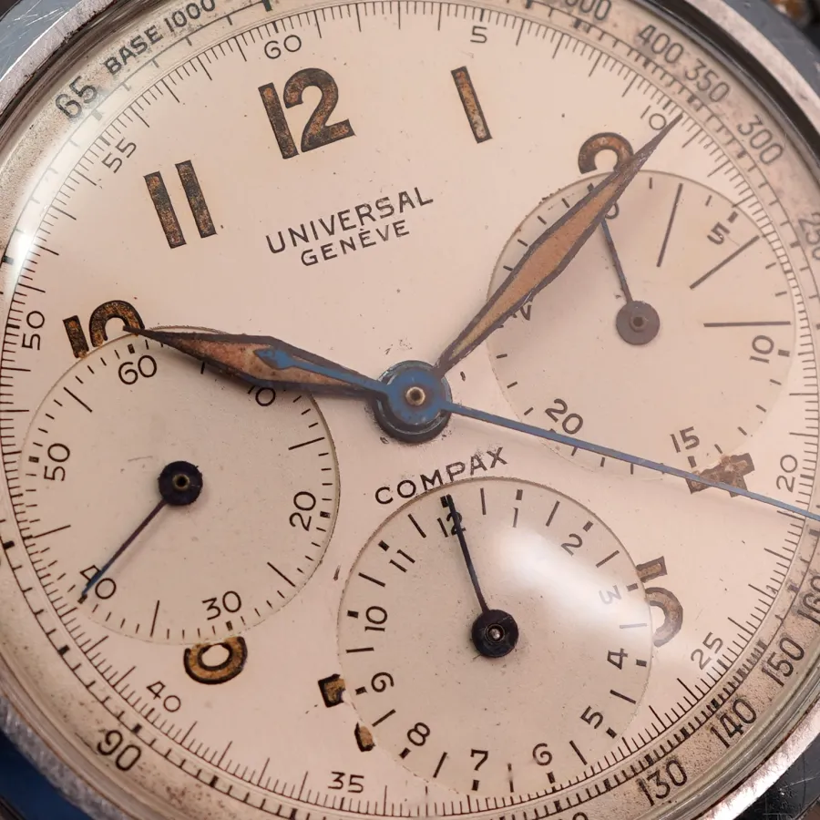 Universal Genève Compax 22499 Two-Tone Dial - authentic aging and original lume