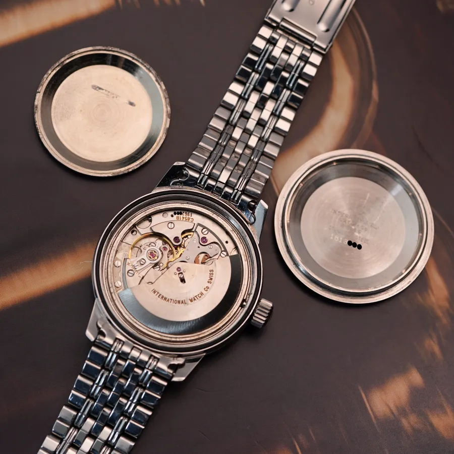 IWC Ingenieur 866 AD Gay-Frères Bracelet - IWC automatic caliber 8541B, antimagnetic movement cover, serial number stamped inside the caseback