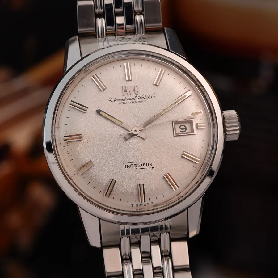 IWC Ingenieur 866 AD Gay-Frères Bracelet - beautiful dial with striking hour markers