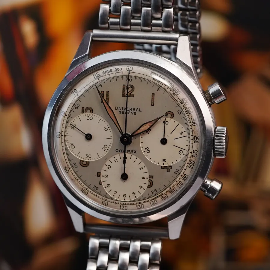 Universal Genève Compax 22499 Two-Tone Dial - authentic aging and original lume