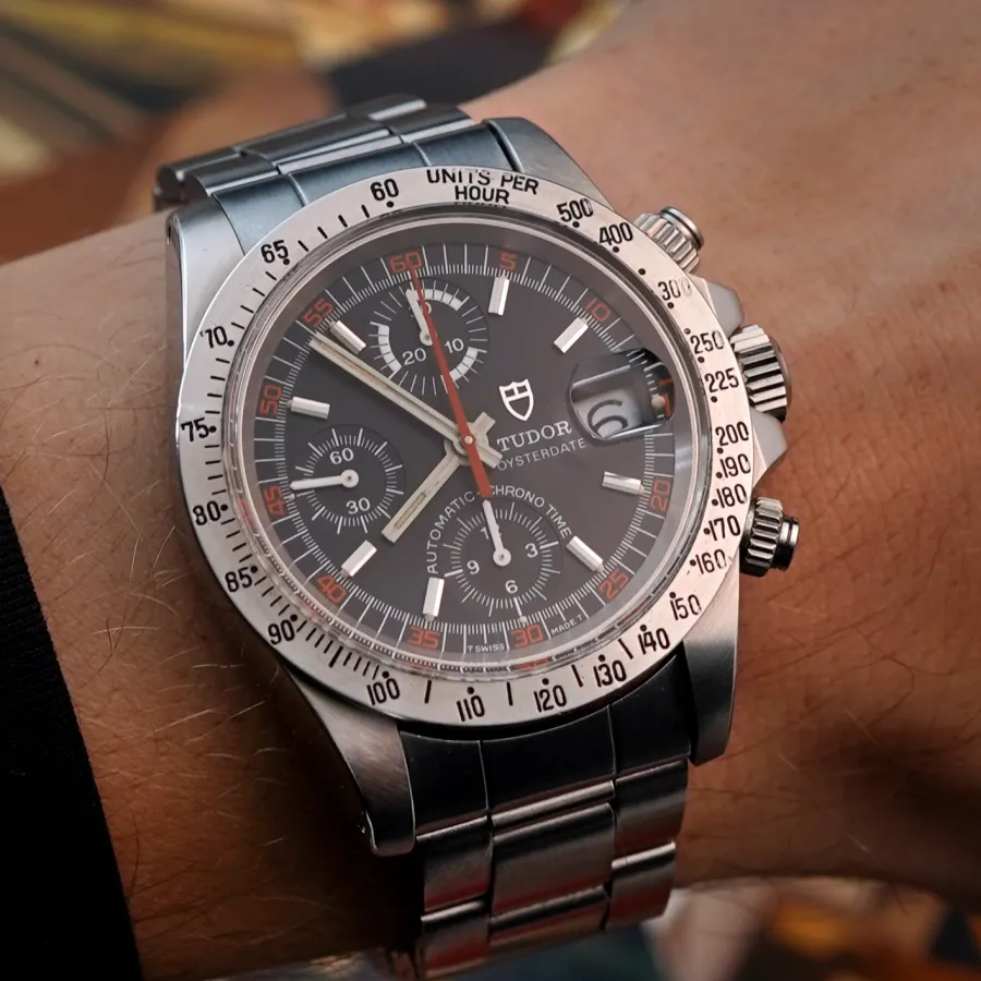 Tudor Oysterdate 94300 Monte-Carlo - 42 mm case looks bold on the wrist