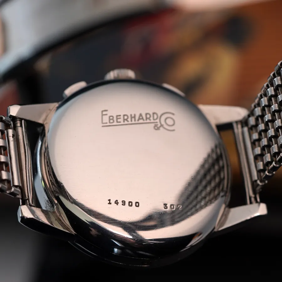 Eberhard Contodat 14900 Roulette Quickset Date - tiefe Gravuren des Eberhard-Logos und der Referenznummer auf dem Boden