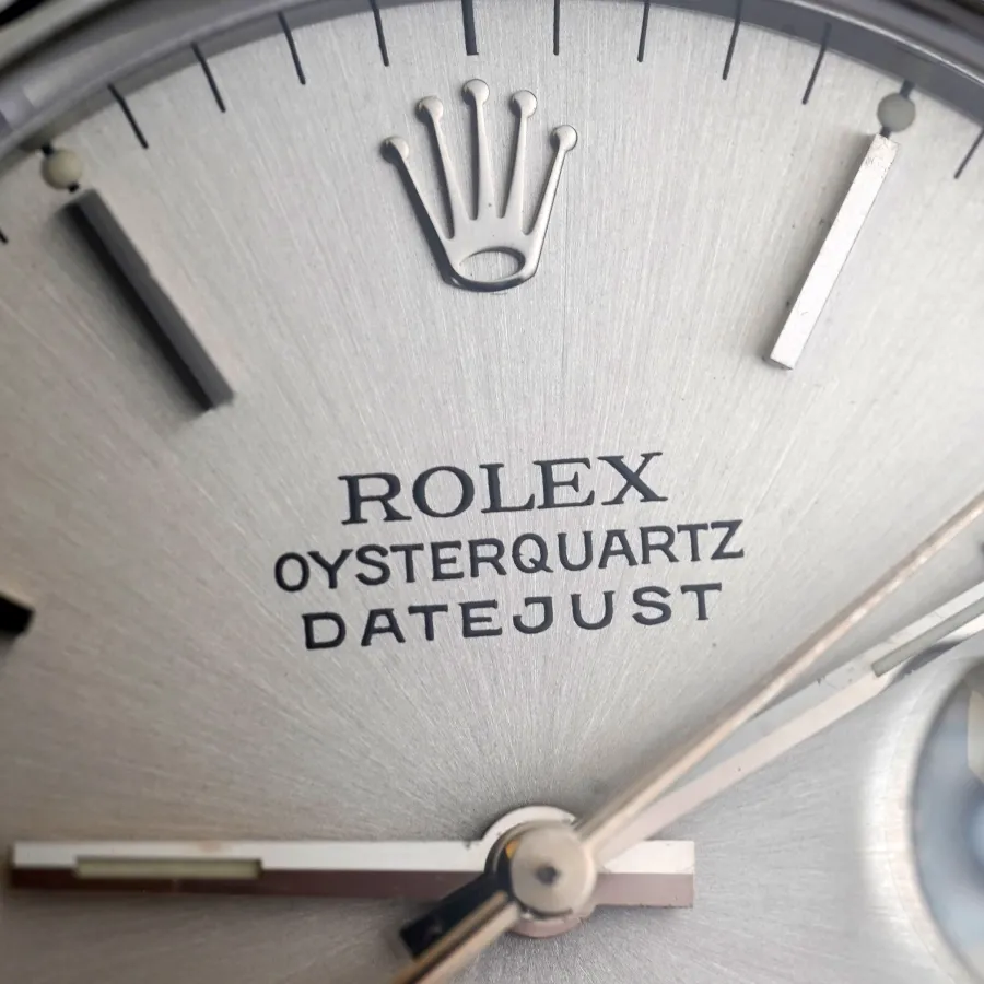 Rolex Oysterquartz Datejust 17000 Rare Original Set - makelloses silberfarbenes Sonnenschliff-Zifferblatt