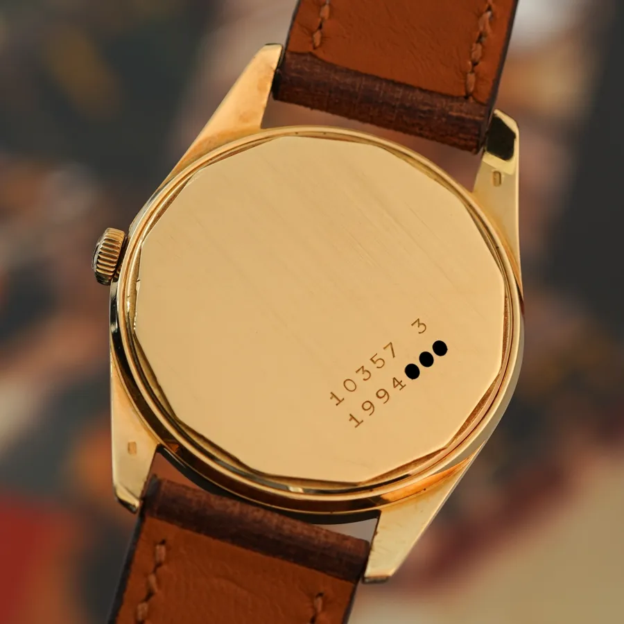 Universal Genève Polerouter De Luxe 10357/3 CHRONOMETER - tiefe Nummern auf dem Boden
