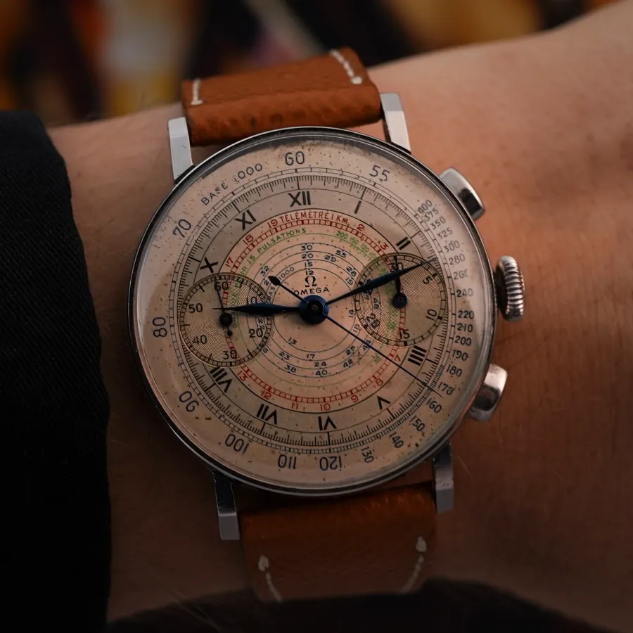 Omega Chronograph CK2393 Multicolor Dial Olive Pushers - ein seltenes Stück aus der Omega-Geschichte