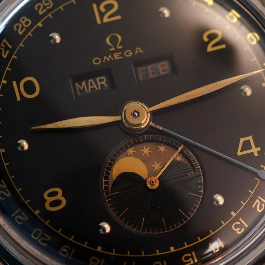 Omega Cosmic Triple Date Moonphase 2471/2 Black Dial - Mondphase mit feiner Tropical-Patina
