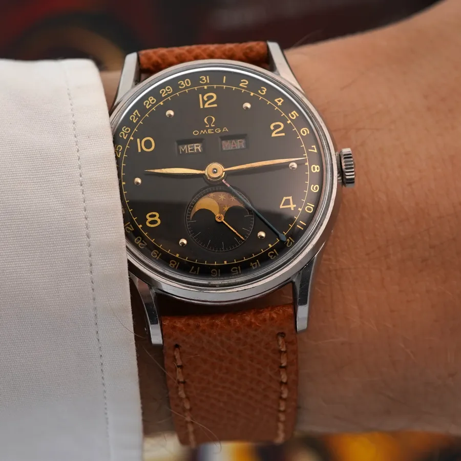 Omega Cosmic Triple Date Moonphase 2471/2 Black Dial - Eine Vintage-Uhr mit einem Charakter, der sich fast 80 Jahre später schlicht nicht mehr reproduzieren lässt