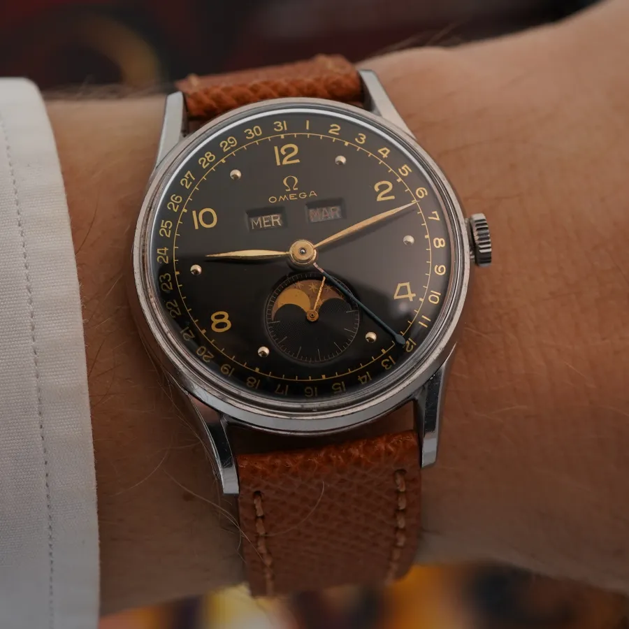 Omega Cosmic Triple Date Moonphase 2471/2 Black Dial - elegant und komplex zugleich