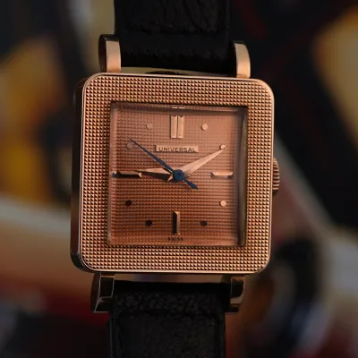Universal Genève 106.553/1 Pink Gold - Pink Clous de Paris Dial