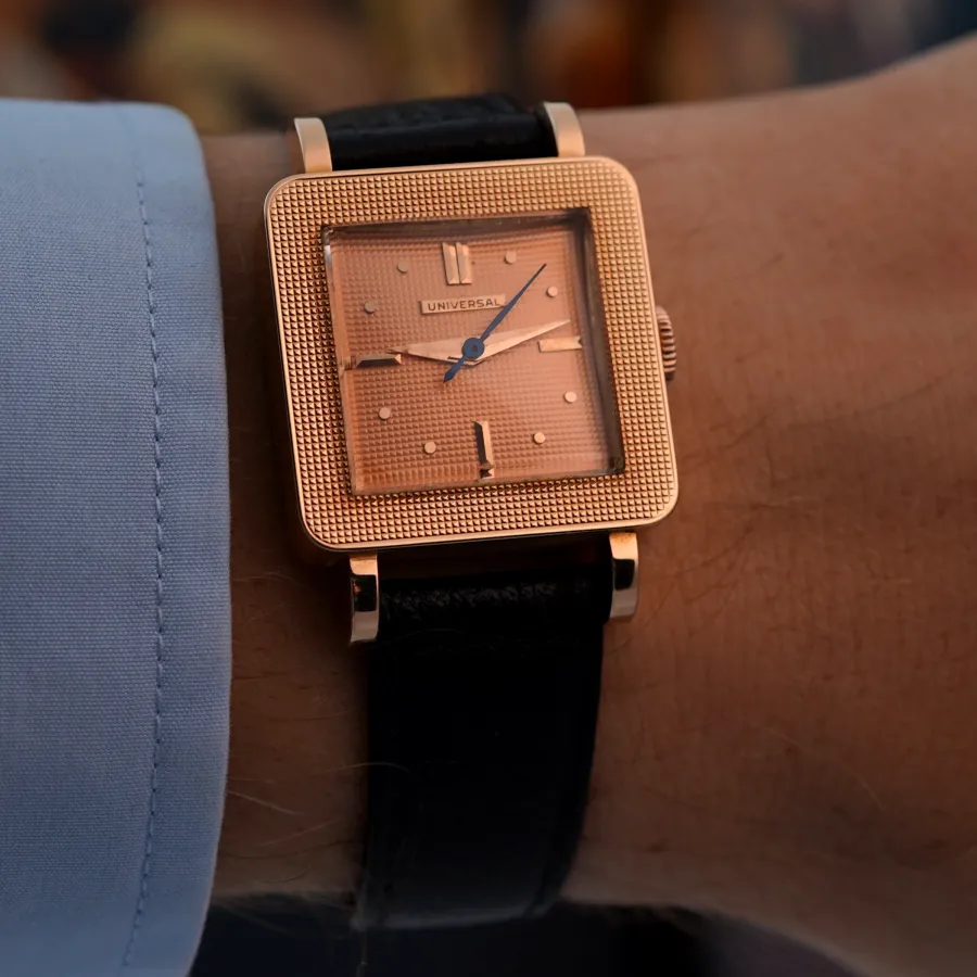 Universal Genève 106.553/1 Pink Gold - Pink Clous de Paris Dial - an appealing work of art on the wrist