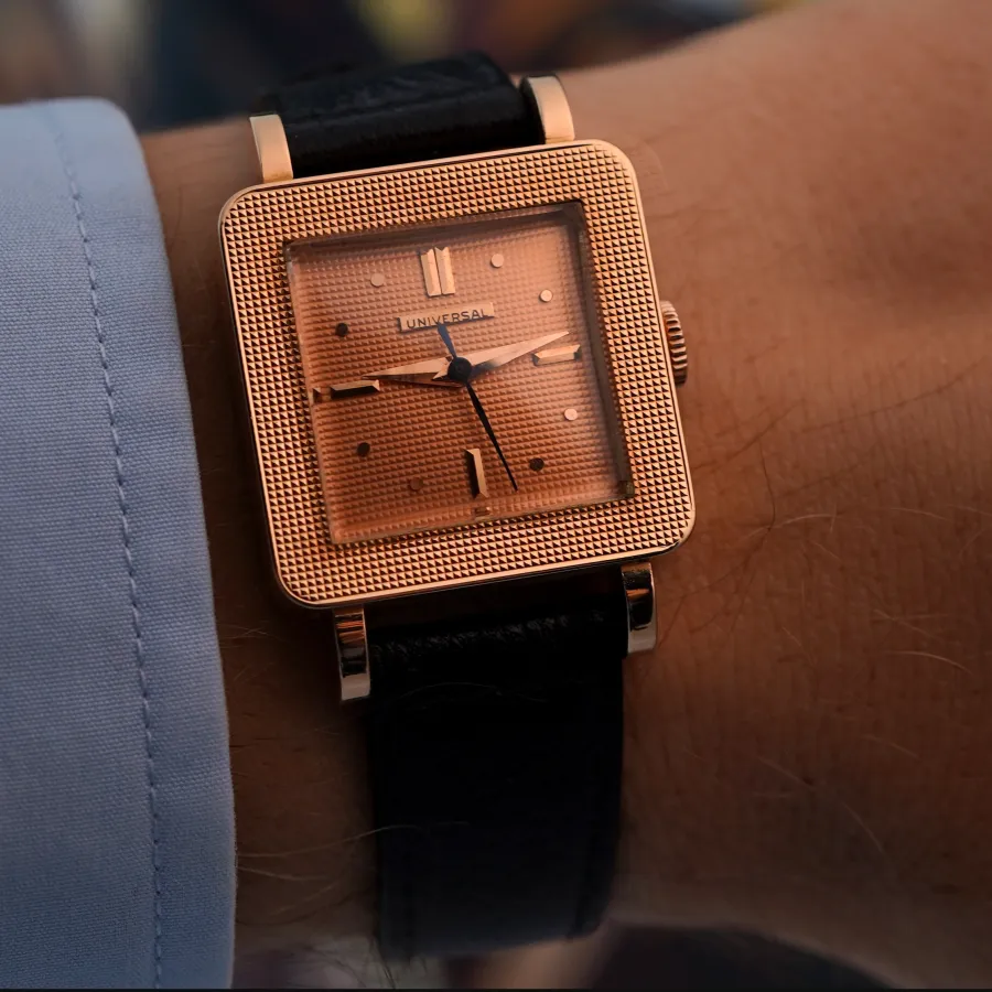 Universal Genève 106.553/1 Pink Gold - Pink Clous de Paris Dial - fascinating and ultra-rare pink-on-pink combination