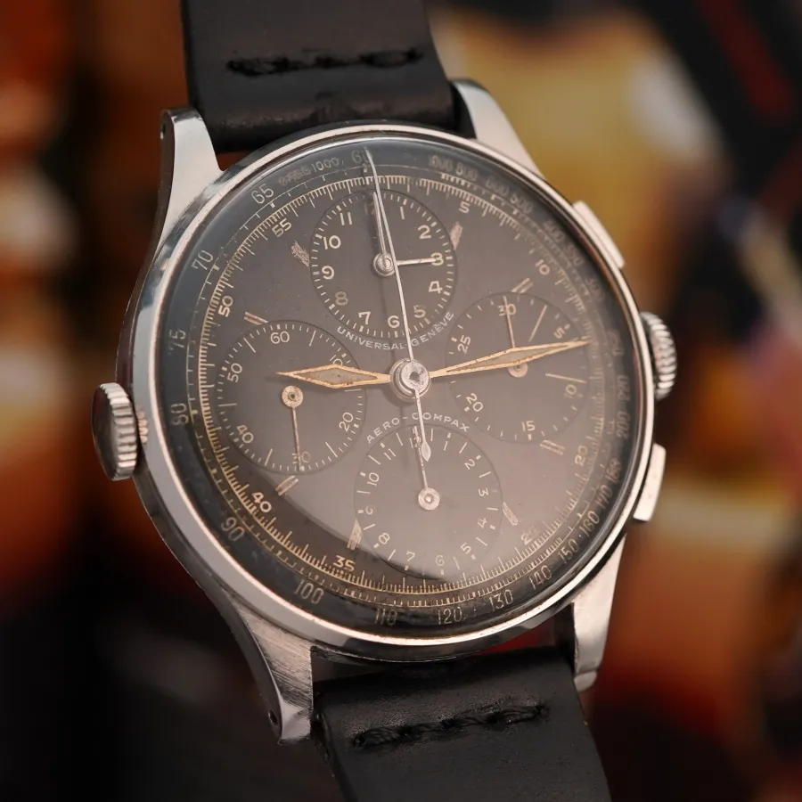 Universal Genève Aero-Compax 22414 Black Dial - diamond shaped hands with original lume