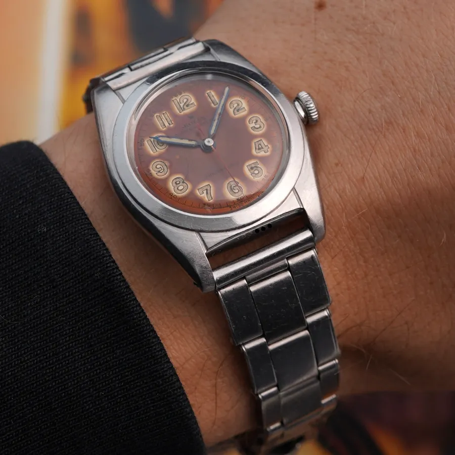 Rolex Oyster Perpetual 2940 Bubbleback - Unique Patina - a watch that reminds us that time is far more than what its hands can show