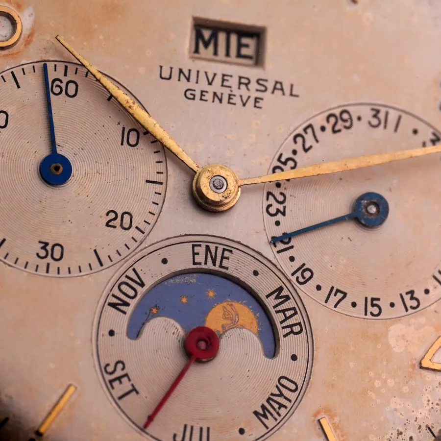 Universal Genève Triple Calendar Moonphase 21312 - Spanish month and day-of-the-week display