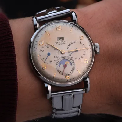 Vintage Universal Genève Triple Calendar Moonphase