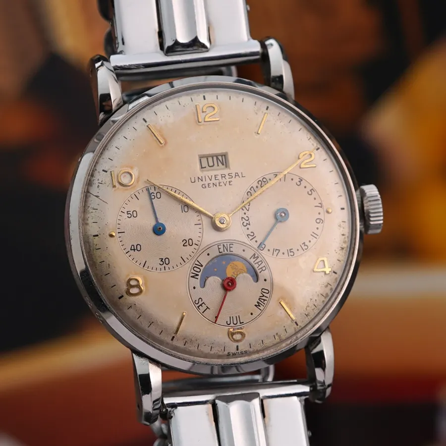 Universal Genève Triple Calendar Moonphase 21312 - 34,5 mm case with exotic spider lugs