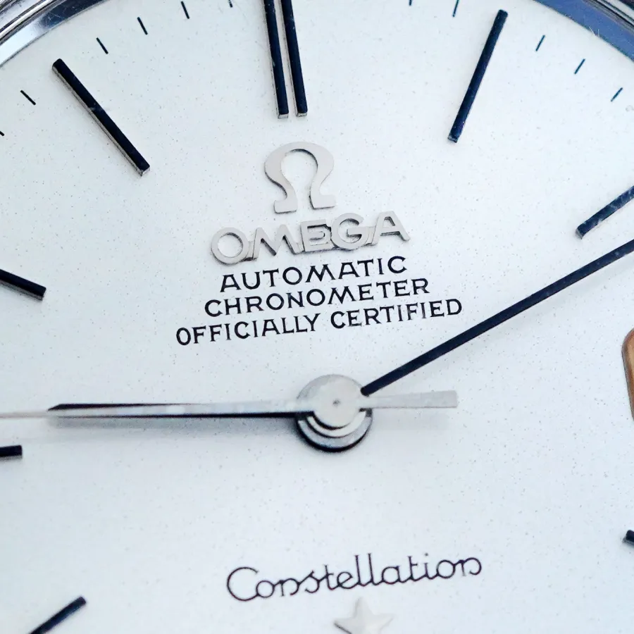 Omega Constellation 168.009 / 168.017 Whitegold Diamonds - NOS - silver colored dial with an applied Omega logo