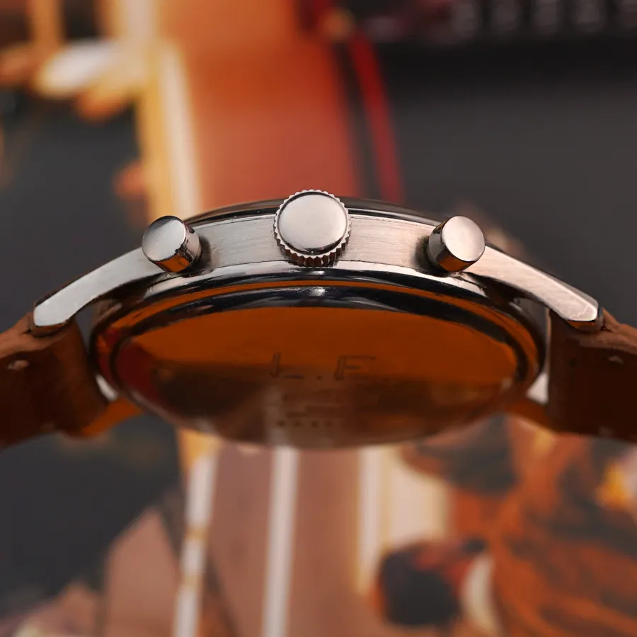 Angelus Military Chronograph L.E. – Hungarian Air Force, 1940s - original crown and pushers