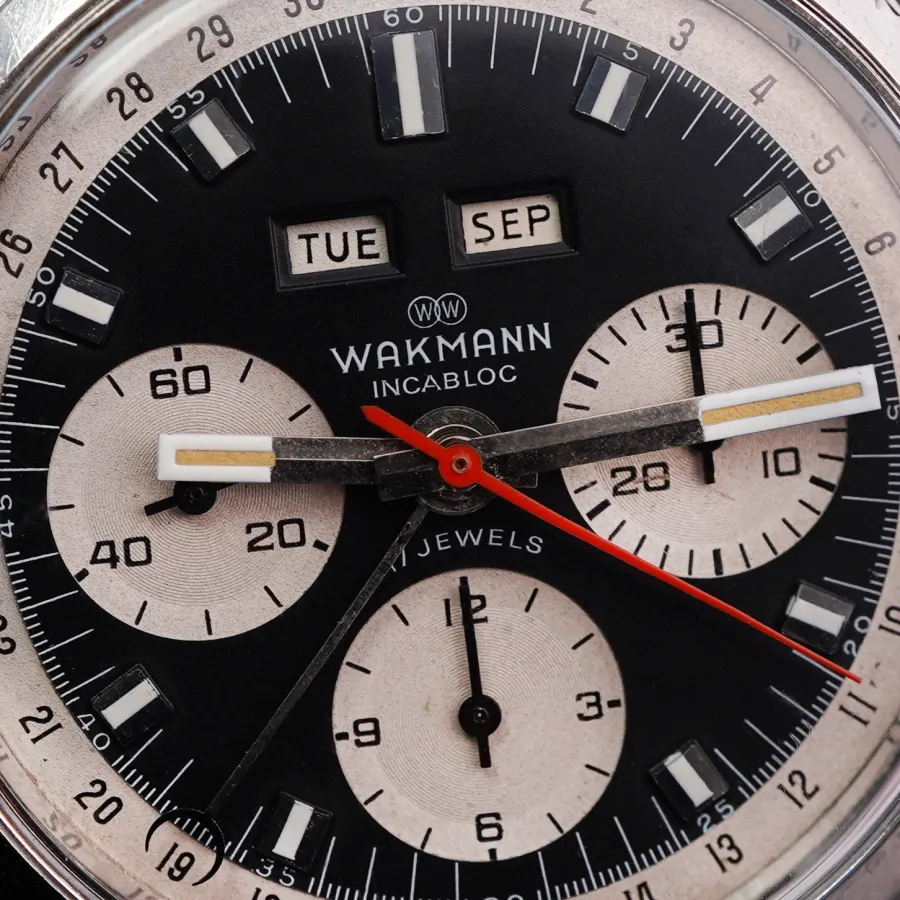 Wakmann Triple Date Chronograph 39 mm - reverse panda dial in excellent condition