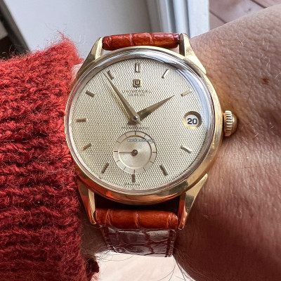 Universal Genève Monodatic 100105 Waffle Dial