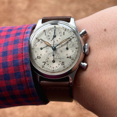 Universal Genève Aero-Compax 224114 - 38mm