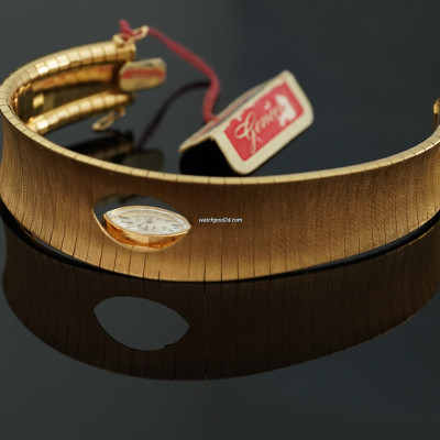 Universal Genève 14424 Yellow Gold Jewellery Watch - NOS